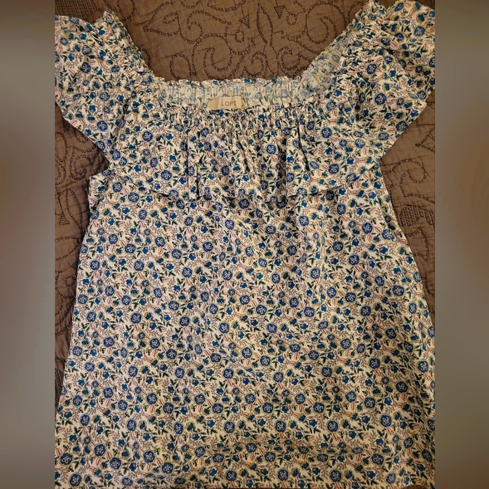 NWOT Loft Floral Ruffled Top sz MP